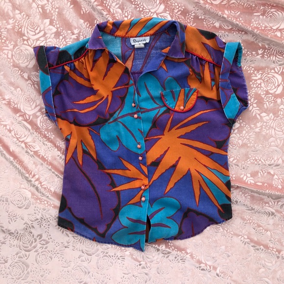 Vintage Tops - Vintage 80s Funky Short Sleeved Top Cuffed Sleeve